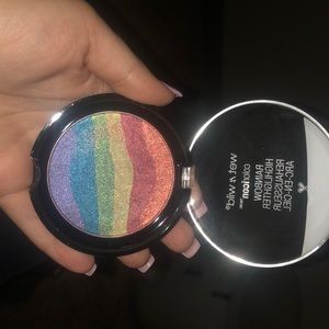 Rainbow highlighter pallet